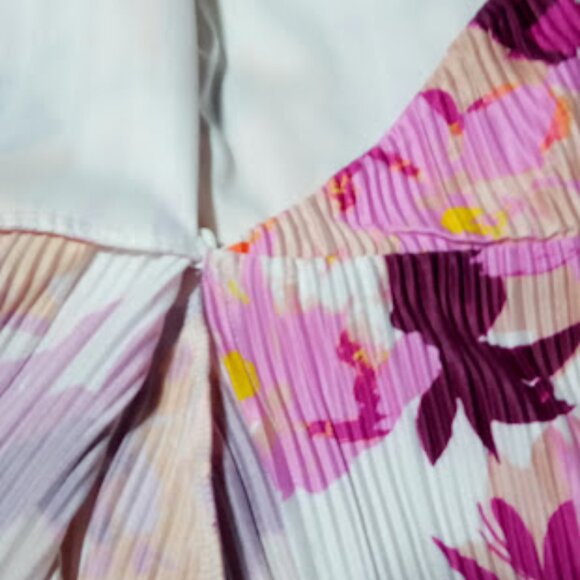 DESTINATION MATERNITY Wrap Dress NEW W/Tag - Picture 7 of 10